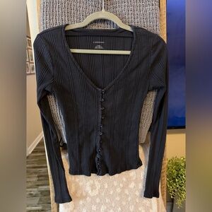 Anthropologie black ribbed V-neck button-front cardigan
